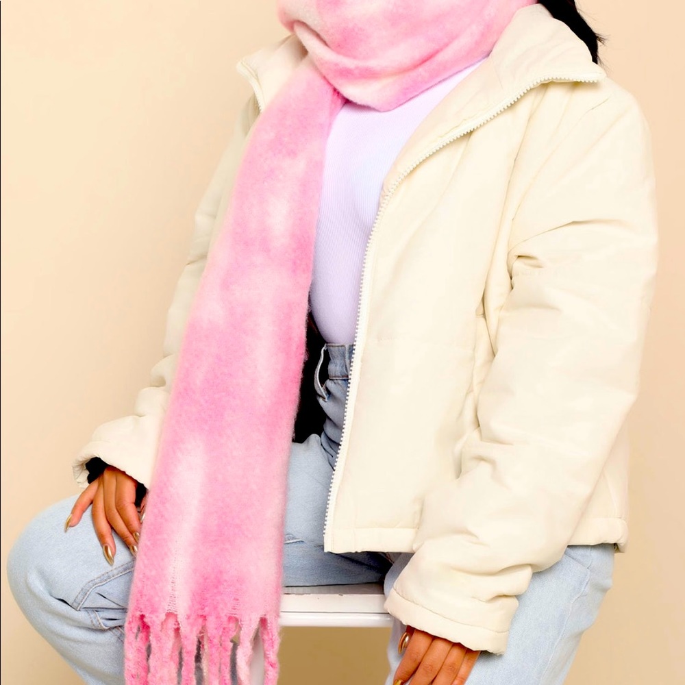 Woman’s Neck Scarf